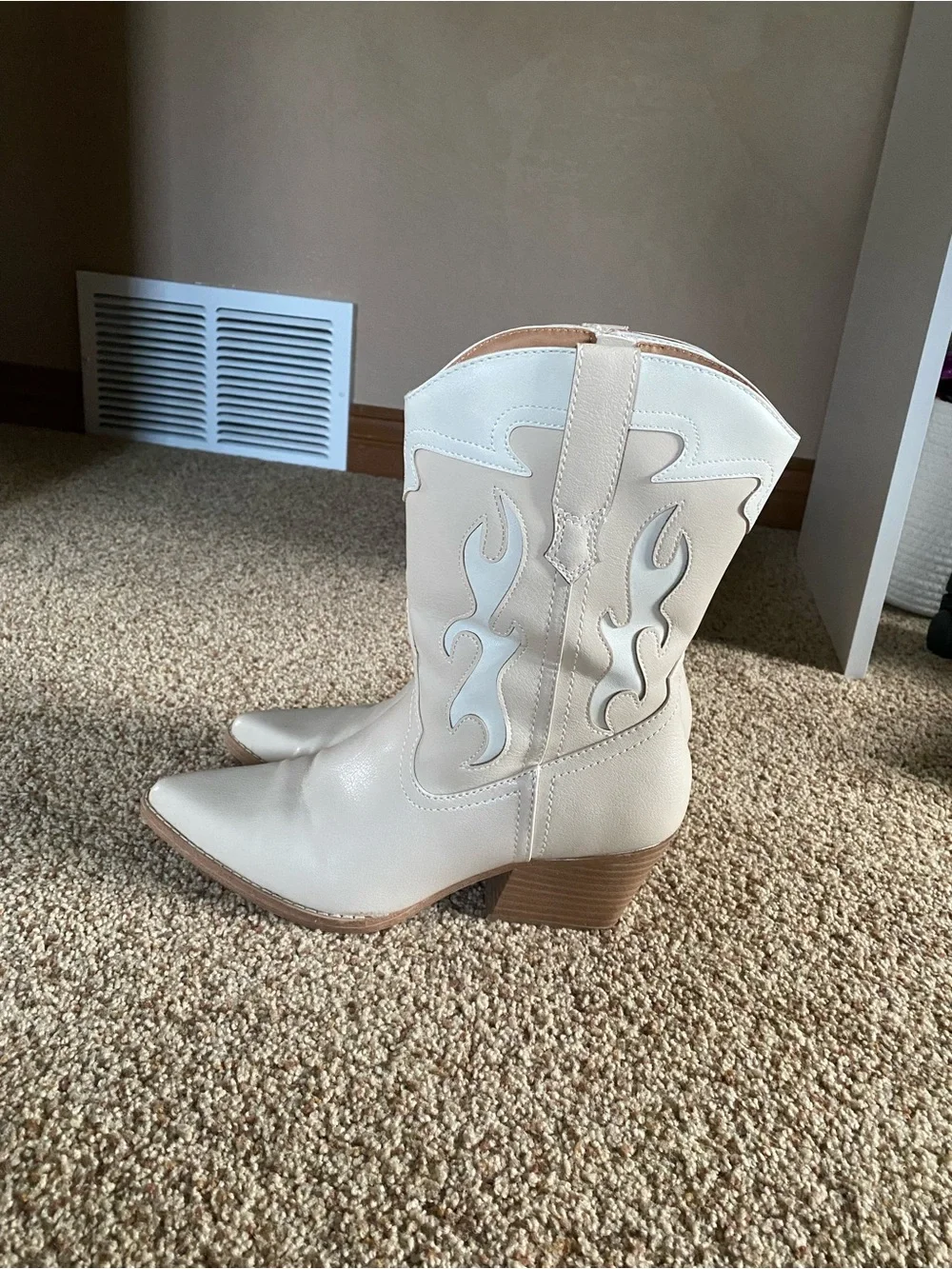 Universal Thread Cream/Tan Western Mid-Calf Boots - Picture 2 of 4